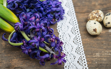 Fototapeta na wymiar Easter decorations with hyacinth and egg