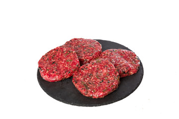 Hamburguesa cruda con perejil