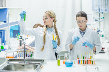 Female scientists in lab