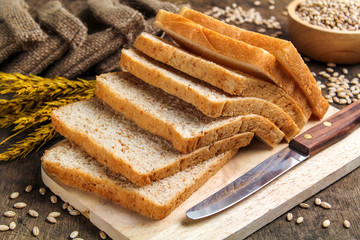 slice brown bread and white bread isolated on background