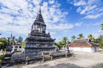 Fototapeta premium Wat Mahathat - a Buddhist temple in Luang Prabang, Laos
