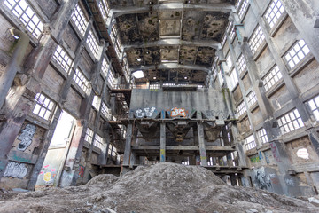 Fototapeta na wymiar Destroyed industry hall
