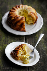 Pie with fruit (on a wooden surface)