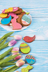 Tulips and gingerbread cookies