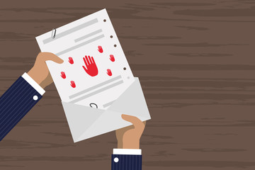 Person erh&auml;lt Warnung - Gefahr - Achtung