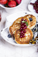 Cottage cheese pancakes with berries