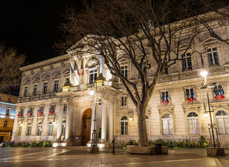 Hôtel de ville, Place de l'horloge le soir à Avignon, Provence, France