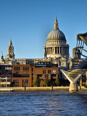 Fototapeta premium London - St Paul's and the Millenium Bridge