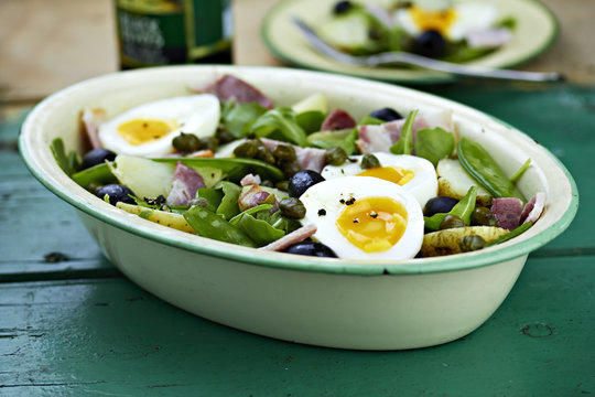 Beans, bacon and egg salad