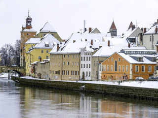 Naklejka premium Regensburg, Stadtansicht Donauufer, Deutschland, Süddeutschland
