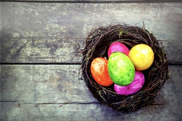 Osterkarte - Osternest mit bunten Eiern