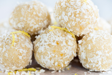 Homemade Raw Vegan Coconut and Lemon Truffles