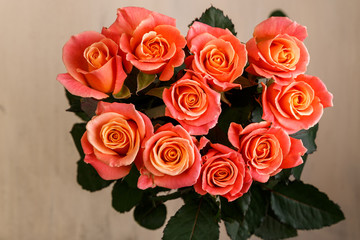 Obraz premium Pink roses background. Bouquet of fresh natural flowers. Anniversary or engagement floral gift.