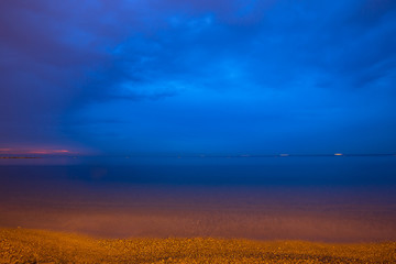 Fototapeta premium Beautiful dusk on beach