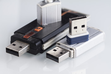 Old flash drives - 140731704