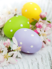 Fototapeta na wymiar Easter eggs and apple blossom