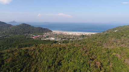 Fototapeta na wymiar Aerial drone photo back view of Loh Lana Bay, part of iconic tropical Phi Phi island, Thailand
