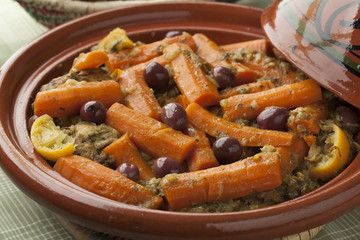  Moroccan tagine with chicken and carrots