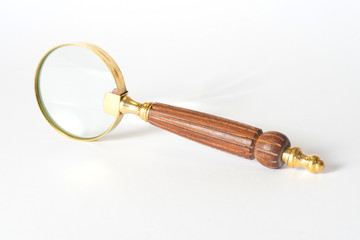 Eine Lupe auf hellem Hintergrund