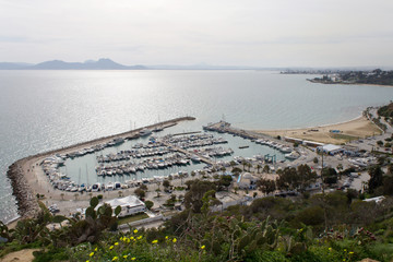 Fototapeta na wymiar гавань в тунисском городе Сиди-бу-Саид