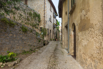 Fototapeta premium Twierdza Civitella del Tronto, Teramo, Włochy. Starożytne miejsce historyczne.