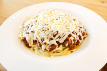 Spaghetti with cheese