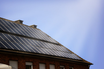 Photovoltaikanlage auf einem Hausdach im Münsterland