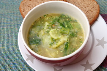 Gurkensuppe