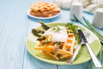 egg and asparagus