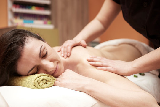 body massage in spa salon