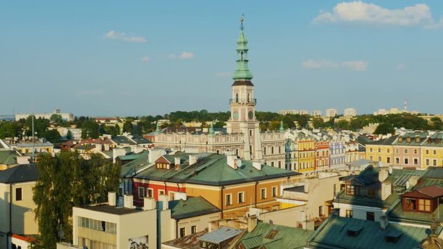 Poland, Lublin Voivodeship, Zamosc, Elevated view of the Old Town with City Hall
