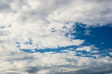 Obraz premium Clouds in the clear day