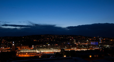 Stuttgart Talkessel bei Nacht