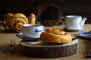 Rosinenschnecken und Espresso