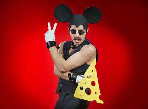 Man as a mouse with a cheese