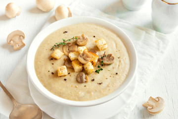 Mushroom cream soup with croutons