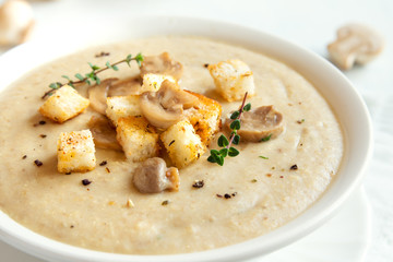 Mushroom cream soup with croutons