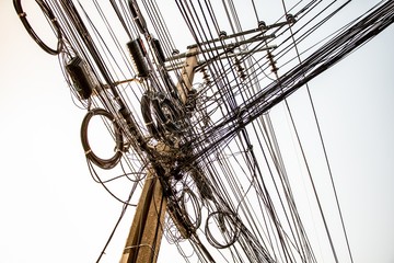 Electric pole Tangle