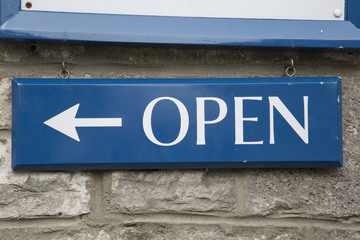 Obraz premium Closeup of Open Sign