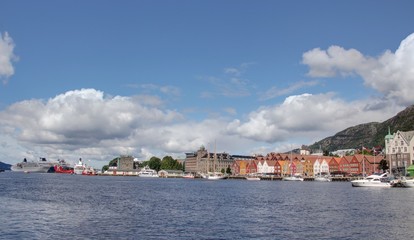 Fototapeta na wymiar ville portuaire de Bergen