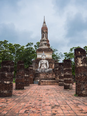 Naklejka premium Ruin ancient Buddhist temple, Wat Mahathat Sukhothai, landmark in Thailand