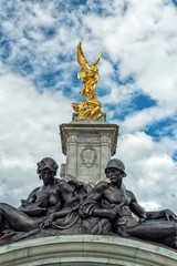 Fototapeta na wymiar Side view for Queen Victoria monument in front of Buckingham Palace