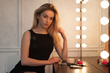 Beauty woman applying makeup