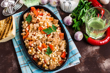 Pasta with vegetables and meat