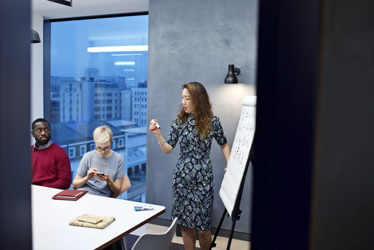 Chinese foreign language teacher training business professionals
