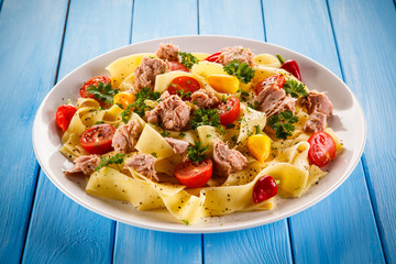 Pasta with tuna and vegetables