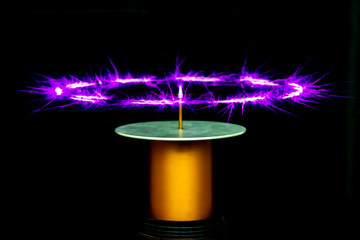 Tesla Coil.  Electrical discharge of high voltage.