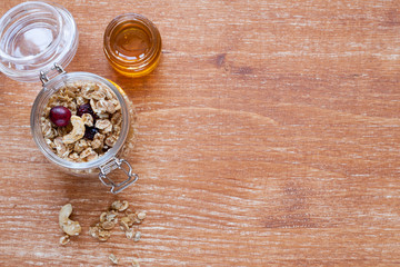 Полезный завтрак со злаками и медом