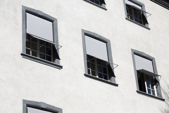 Altbaufenster mit Sonnenschutz