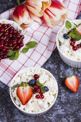 Fresh cottage cheese and berries